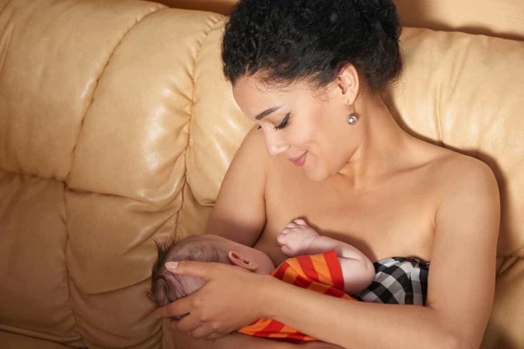 8 things that shocked me about breastfeeding and pumping for the first time as a new mom | breastfeeding tips for new moms | pumping tips for new moms | breastfeeding advice | pumping advice | breast milk oversupply | #lactation #laboranddelivery #breastfeeding #pumping #breastmilk #newmoms #baby #postpartum #pregnancy #thirdtrimester